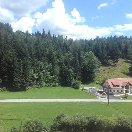 Simnovi Apartmaji - Surrounded By Nature カムニーク エクステリア 写真
