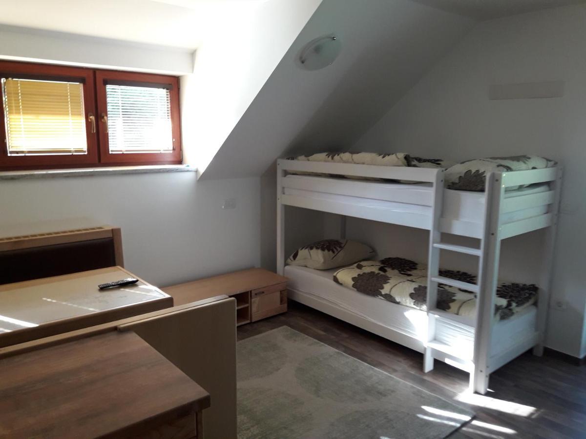 Simnovi Apartmaji - Surrounded By Nature カムニーク エクステリア 写真