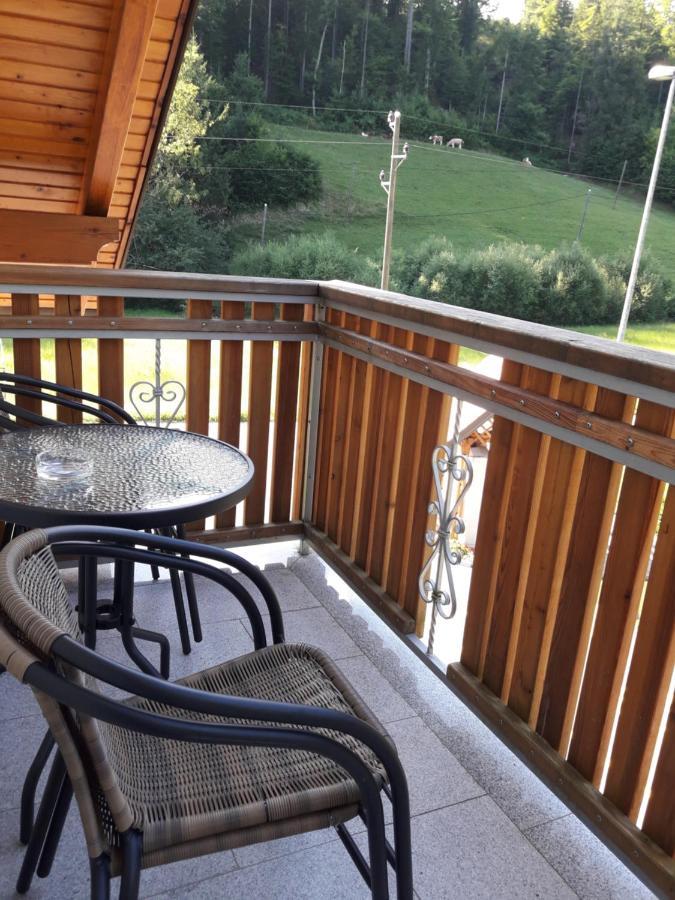 Simnovi Apartmaji - Surrounded By Nature カムニーク エクステリア 写真
