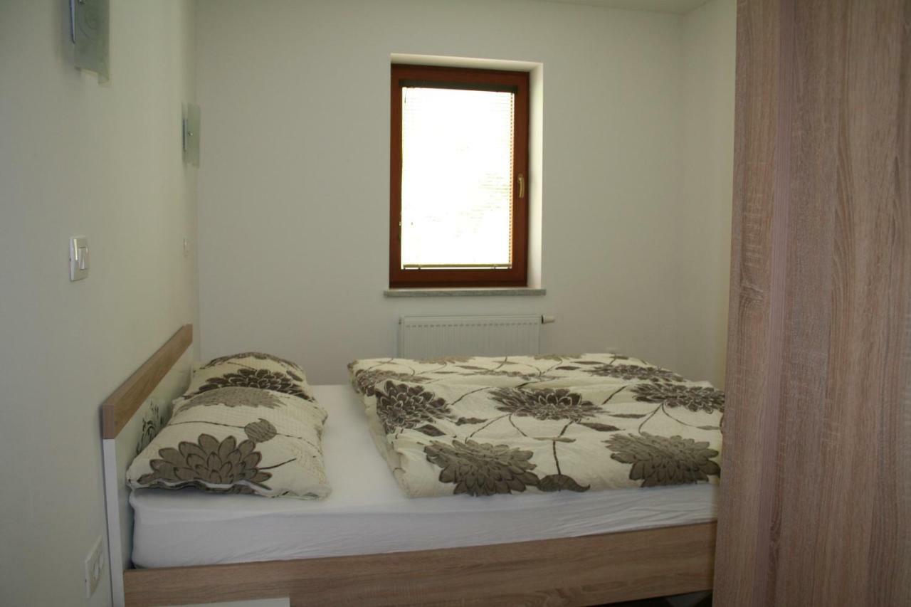 Simnovi Apartmaji - Surrounded By Nature カムニーク エクステリア 写真